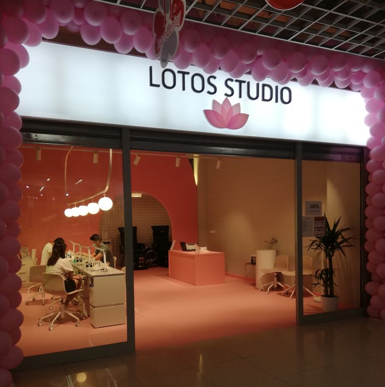 1.03a Lotos Studio